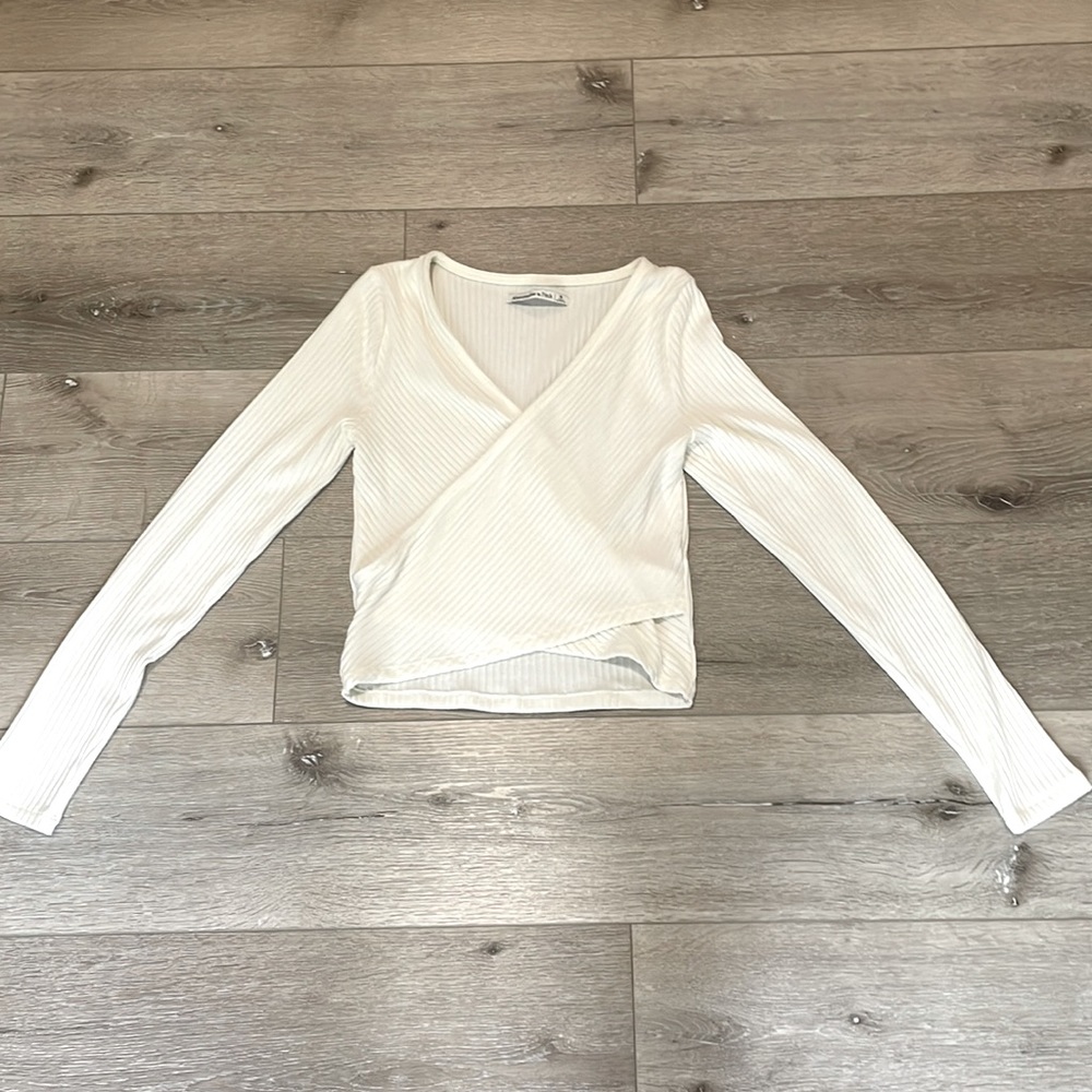 Abercrombie long sleeve cross over front shirt
